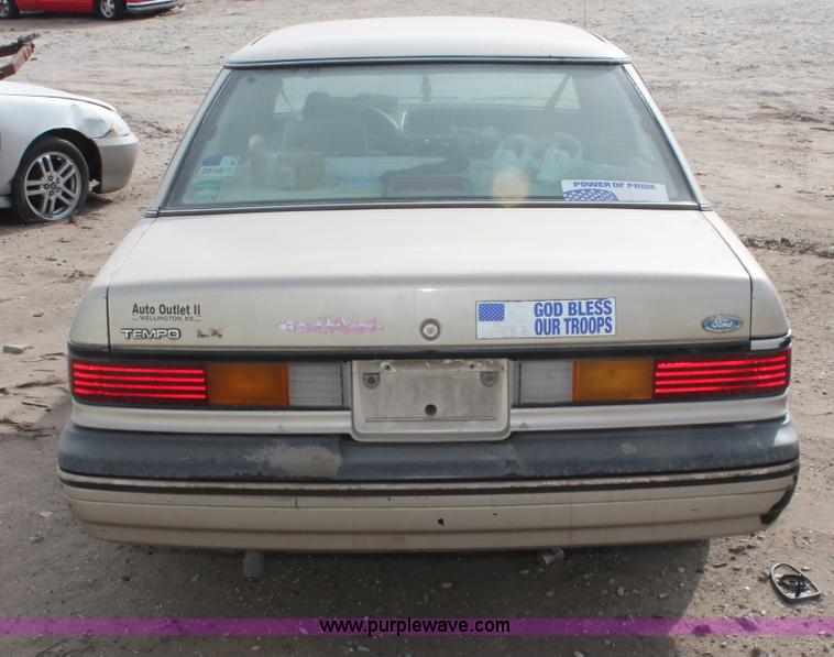 image for item H8347 1988 Ford Tempo LX