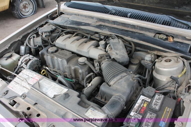 image for item H8347 1988 Ford Tempo LX