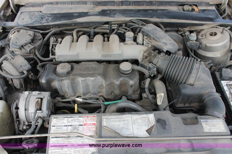 image for item H8347 1988 Ford Tempo LX