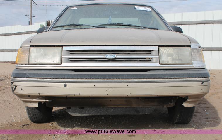 image for item H8347 1988 Ford Tempo LX
