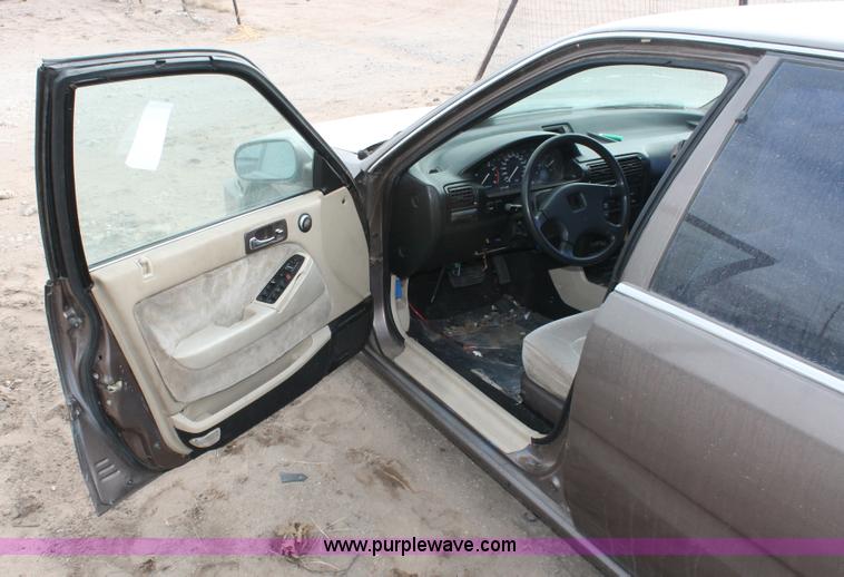 image for item H8348 1990 Honda Accord LX