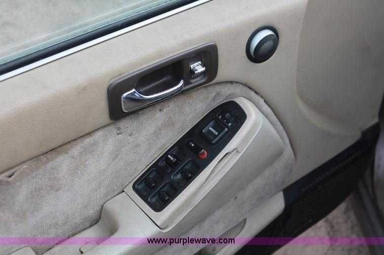 image for item H8348 1990 Honda Accord LX