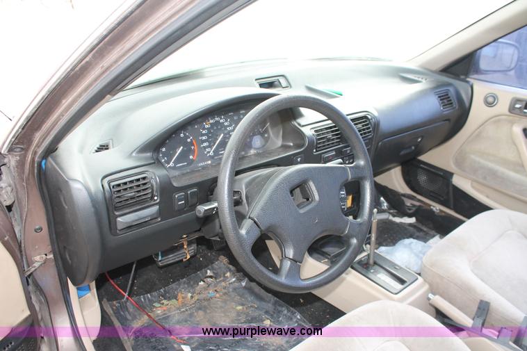 image for item H8348 1990 Honda Accord LX