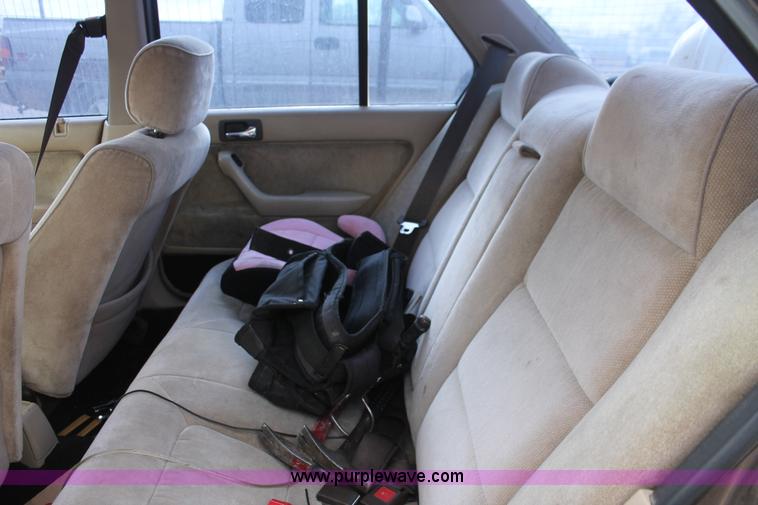 image for item H8348 1990 Honda Accord LX