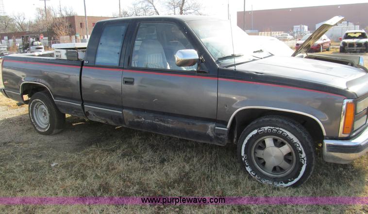 image for item I1310 1992 GMC Sierra 1500 Ext. Cab pickup truck
