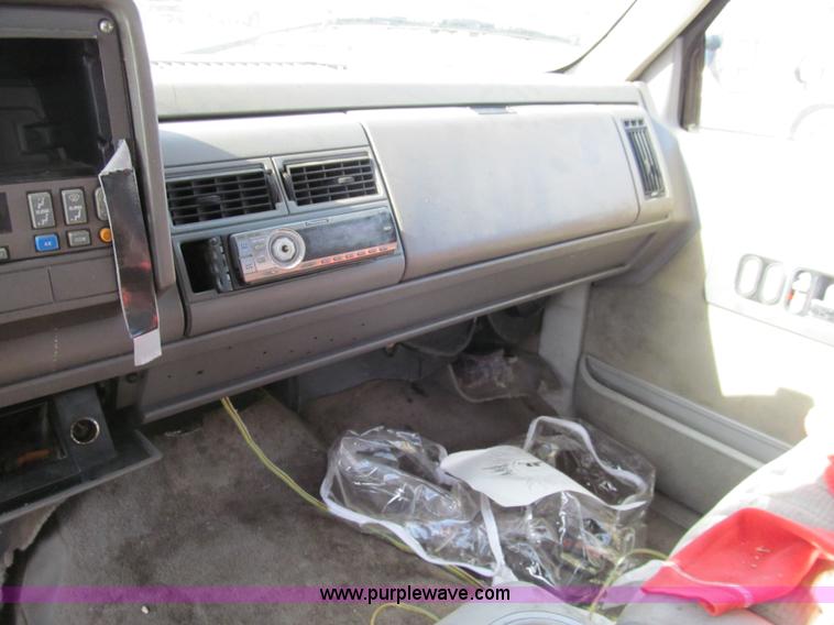 image for item I1310 1992 GMC Sierra 1500 Ext. Cab pickup truck