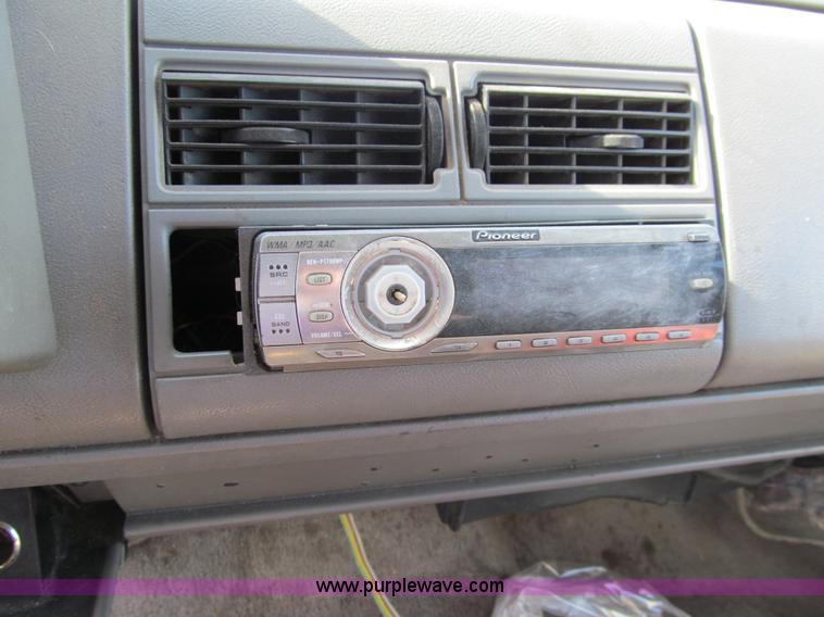 image for item I1310 1992 GMC Sierra 1500 Ext. Cab pickup truck