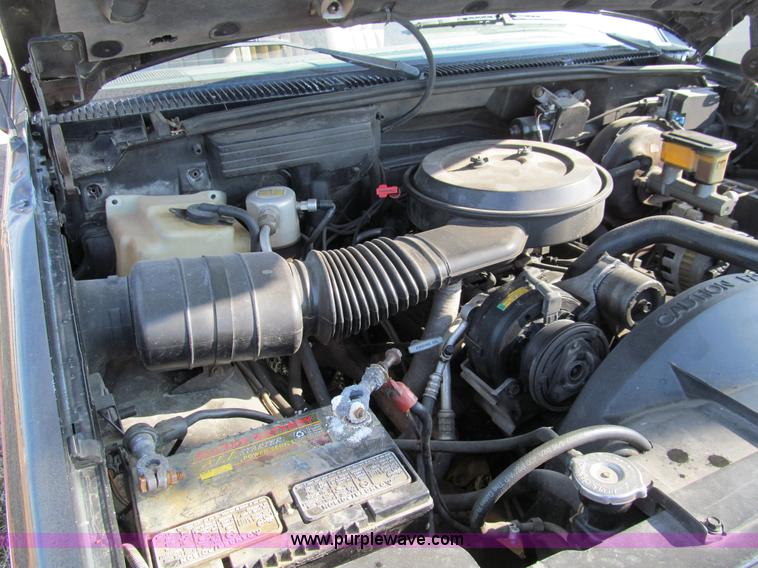 image for item I1310 1992 GMC Sierra 1500 Ext. Cab pickup truck