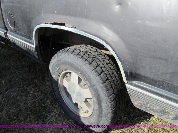 image for item I1310 1992 GMC Sierra 1500 Ext. Cab pickup truck