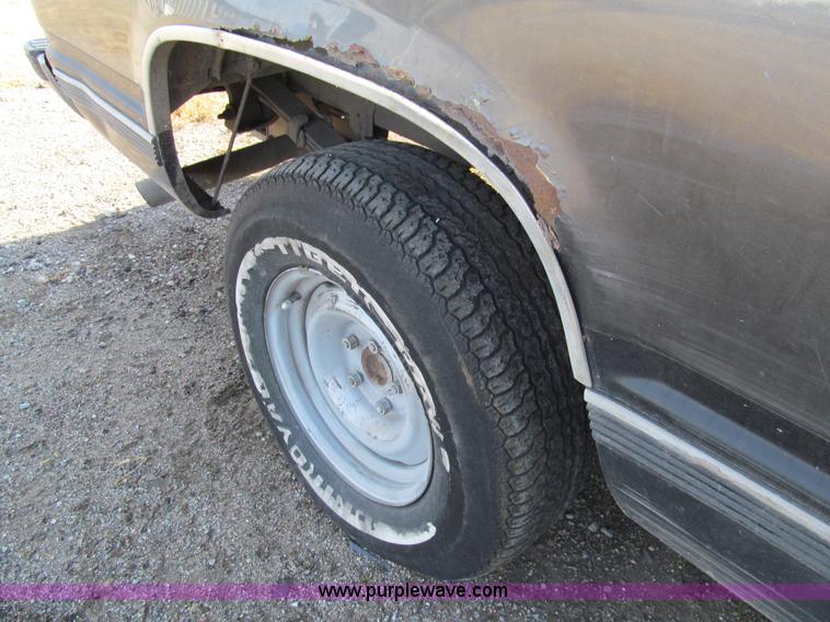 image for item I1310 1992 GMC Sierra 1500 Ext. Cab pickup truck