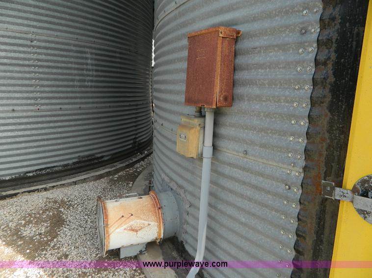 image for item AD9910 Superior 5,000 bushel grain bin