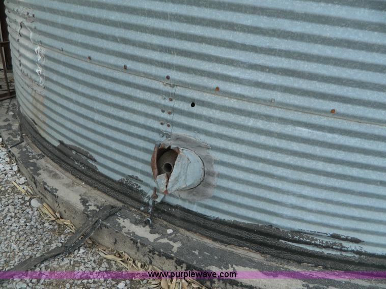 image for item AD9911 Superior 5,000 bushel grain bin