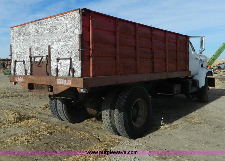 image for item AD9913 1989 GMC TopKick grain truck