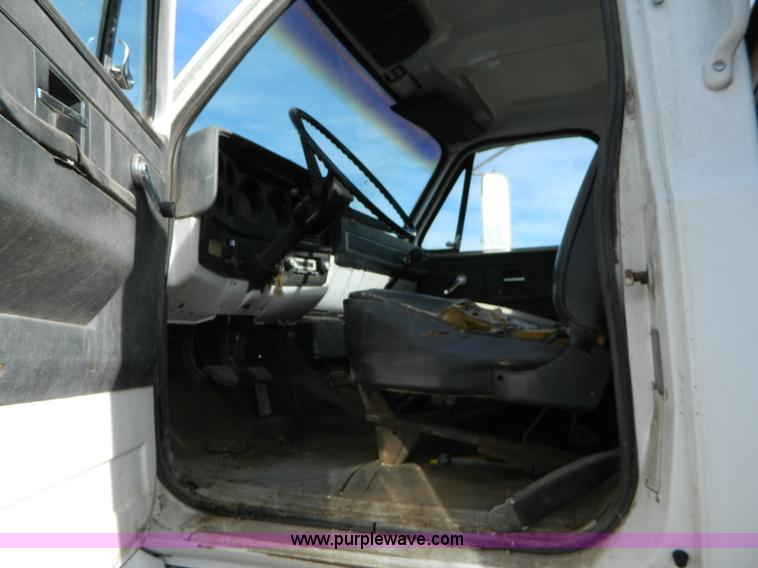image for item AD9913 1989 GMC TopKick grain truck