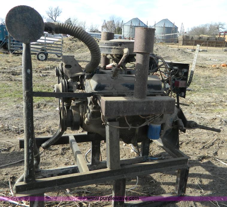 image for item AD9921 Chevrolet eight cylinder gas engine