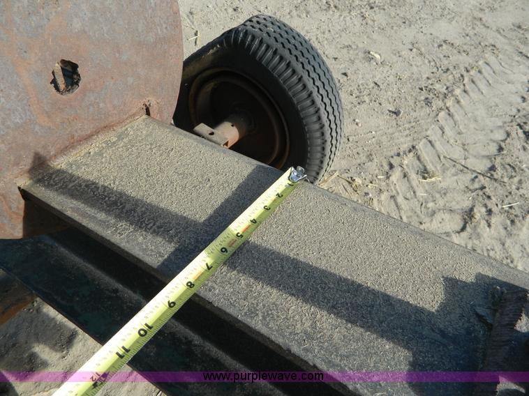 image for item AD9935 Hydraulic log splitter