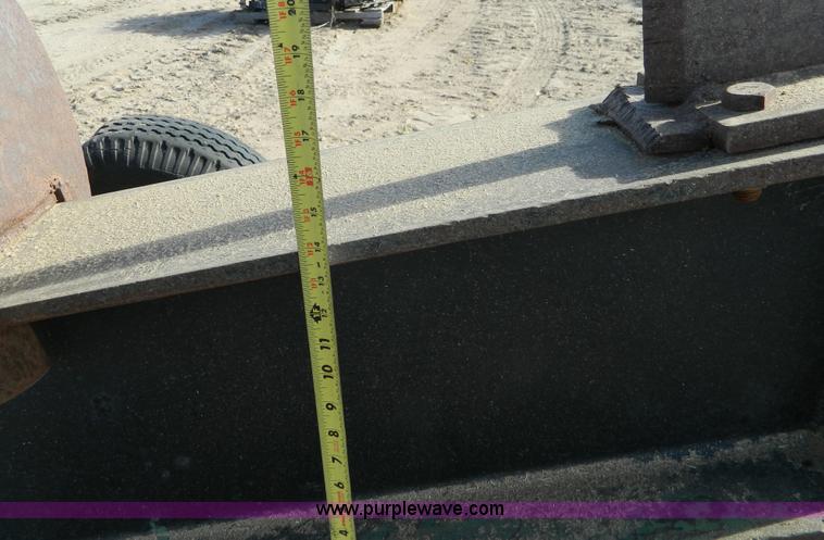 image for item AD9935 Hydraulic log splitter