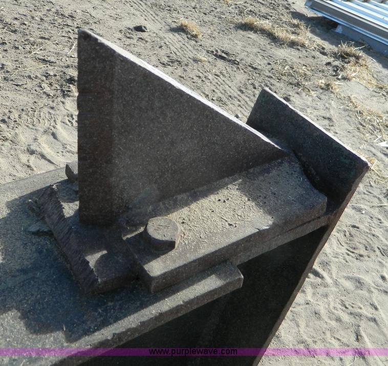 image for item AD9935 Hydraulic log splitter