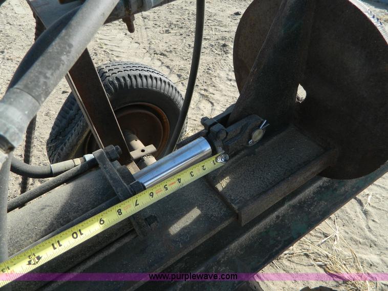 image for item AD9935 Hydraulic log splitter