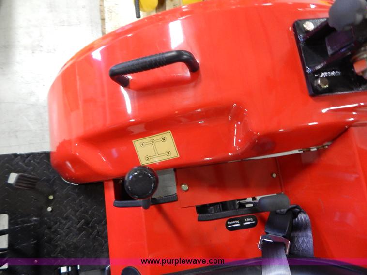 image for item AO9239 2012 Changfa 3028 MFWD tractor