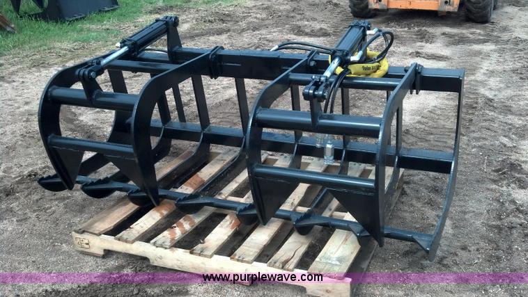 image for item C1699 72" upgraded E-Series root/brush grapple