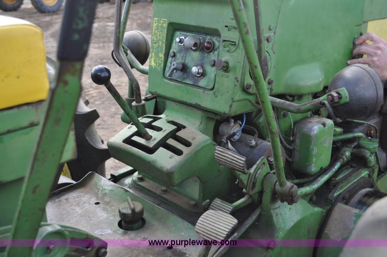 image for item G6195 1960 John Deere 730 tractor