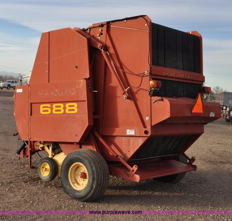image for item G6343 New Holland 688 round baler