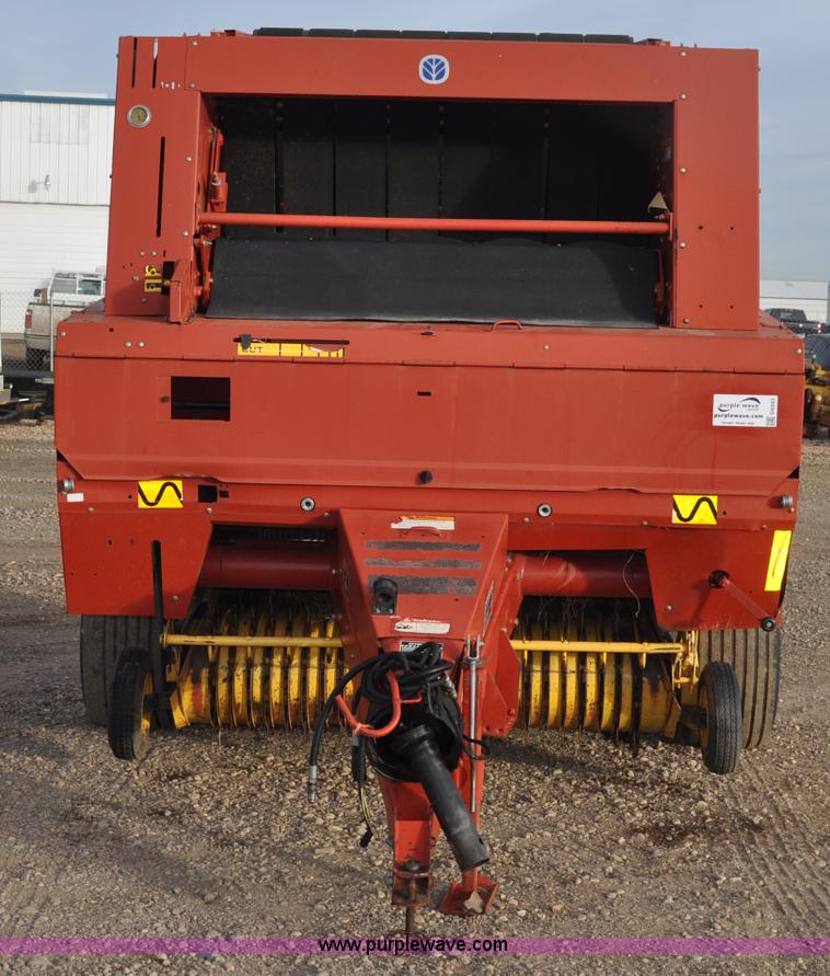 image for item G6343 New Holland 688 round baler