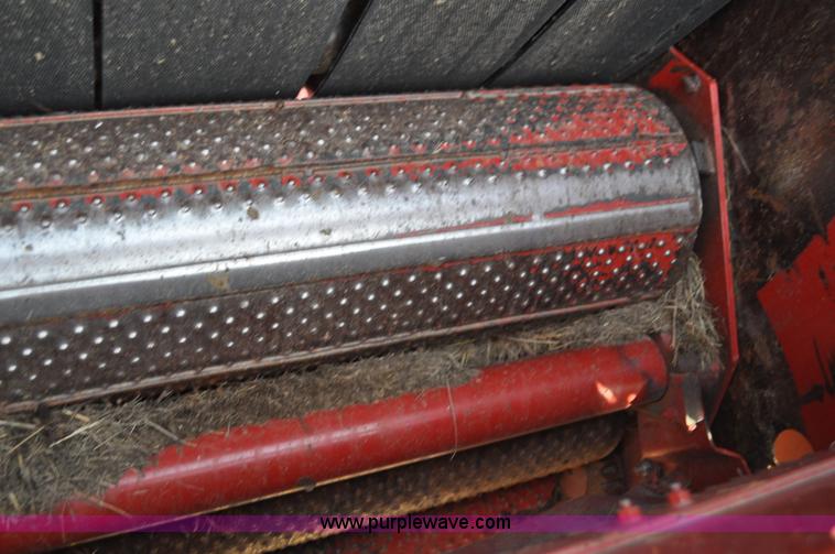image for item G6343 New Holland 688 round baler