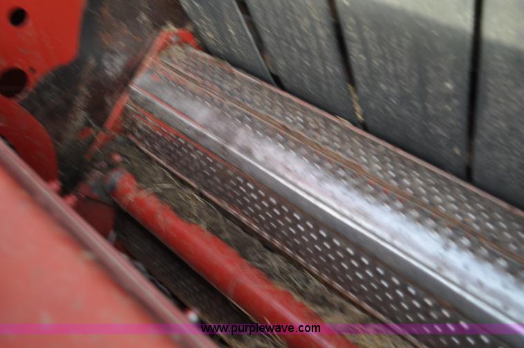 image for item G6343 New Holland 688 round baler