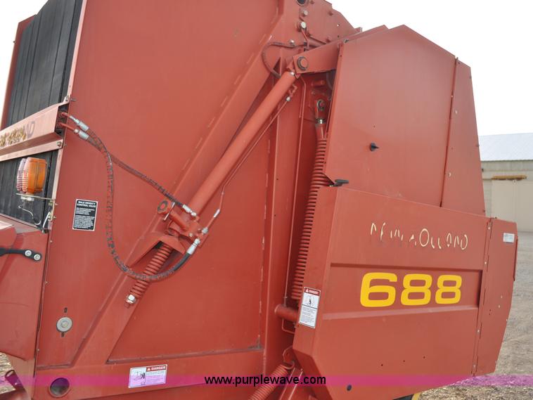 image for item G6343 New Holland 688 round baler