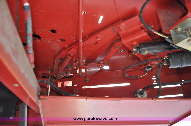 image for item G6343 New Holland 688 round baler