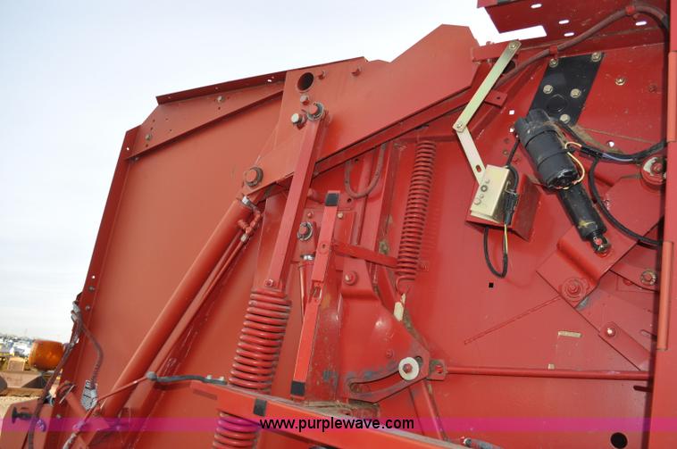 image for item G6343 New Holland 688 round baler