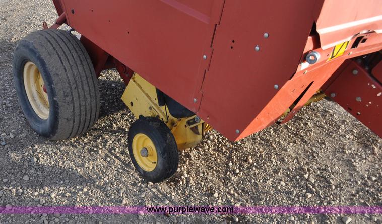 image for item G6343 New Holland 688 round baler