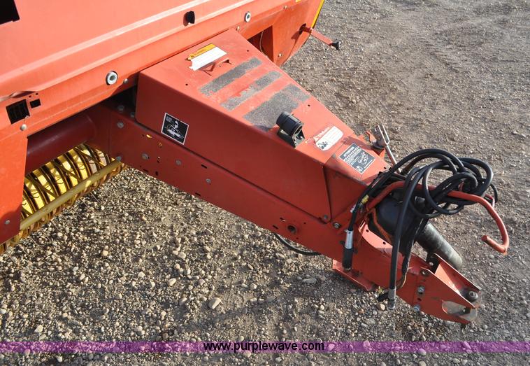 image for item G6343 New Holland 688 round baler