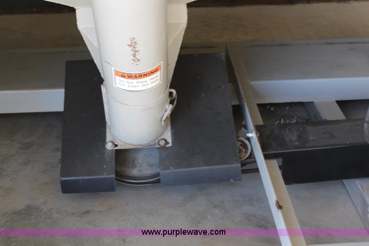 image for item H7757 Friesen 220 seed tender