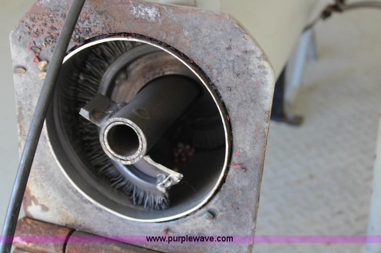 image for item H7757 Friesen 220 seed tender