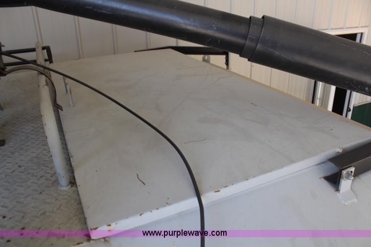 image for item H7757 Friesen 220 seed tender