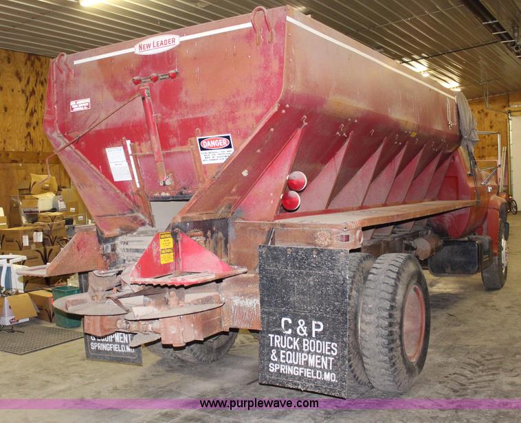 image for item H7805 1979 GMC 7000 spreader truck