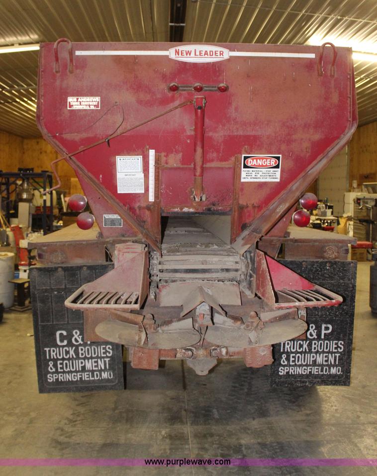 image for item H7805 1979 GMC 7000 spreader truck