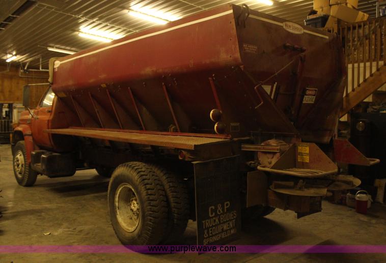 image for item H7805 1979 GMC 7000 spreader truck