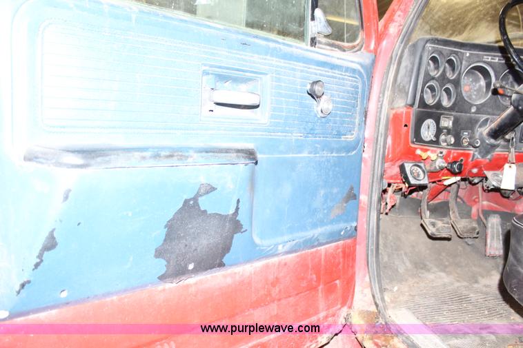 image for item H7805 1979 GMC 7000 spreader truck