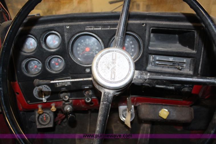 image for item H7805 1979 GMC 7000 spreader truck