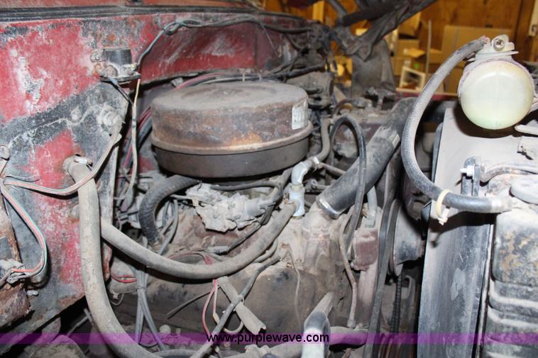 image for item H7805 1979 GMC 7000 spreader truck