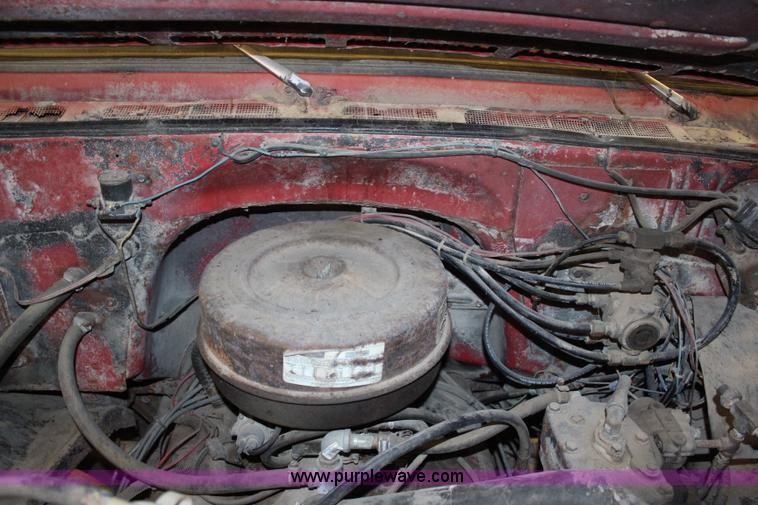 image for item H7805 1979 GMC 7000 spreader truck