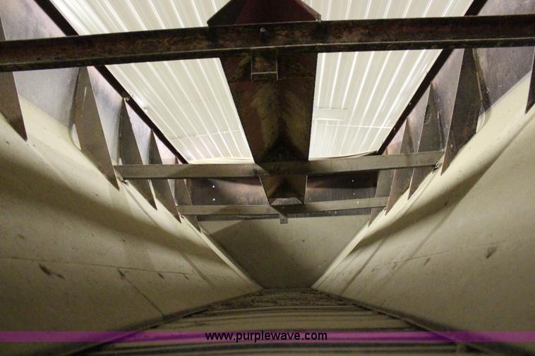 image for item H7805 1979 GMC 7000 spreader truck