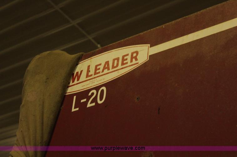 image for item H7805 1979 GMC 7000 spreader truck