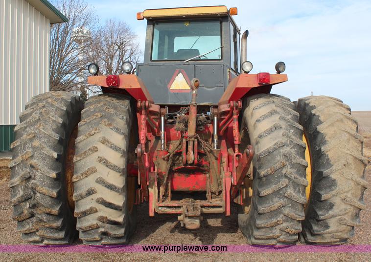 image for item H7808 1980 Versatile 950 Series 2 4WD tractor