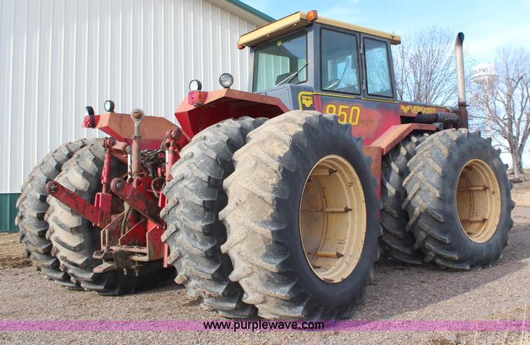 image for item H7808 1980 Versatile 950 Series 2 4WD tractor