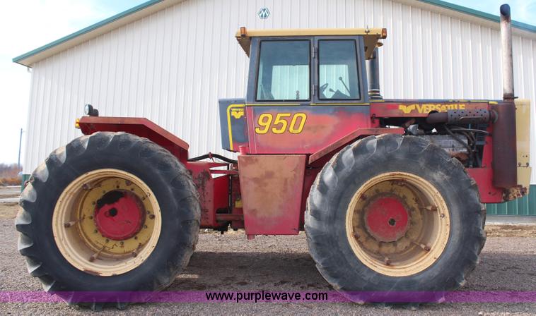 image for item H7808 1980 Versatile 950 Series 2 4WD tractor